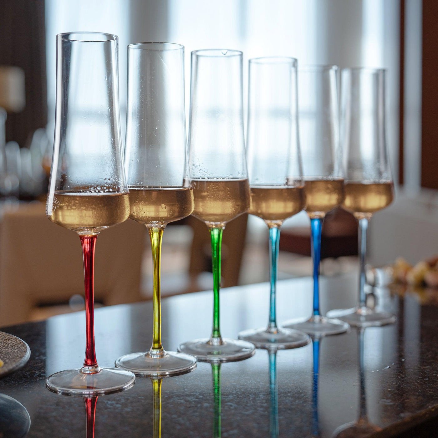 Kit Promocional: Linha Completa Sommelier Hastes Coloridas para Vinho e Espumante (12 Taças)